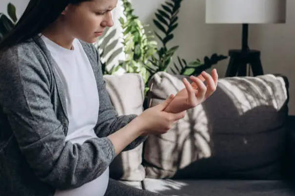 Numb Hands and Pregnancy Carpal Tunnel at Night