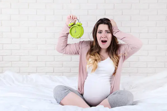 Is the quality of my pregnancy sleep routine more important than the total hours?