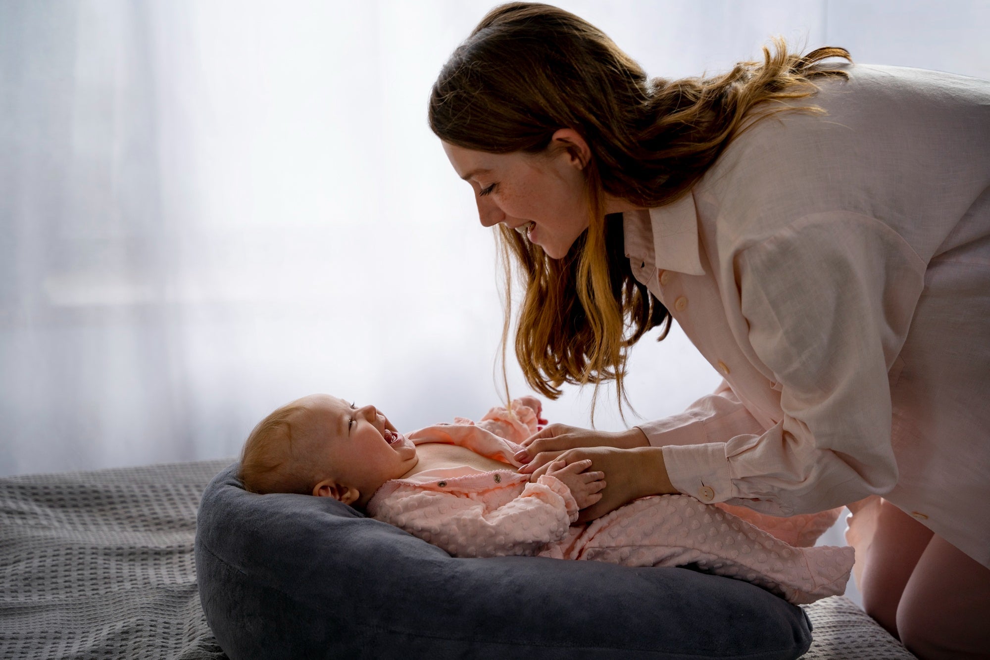 Finding the Best Tummy Time Pillow: Essential for Baby's Milestones - Sleepybelly