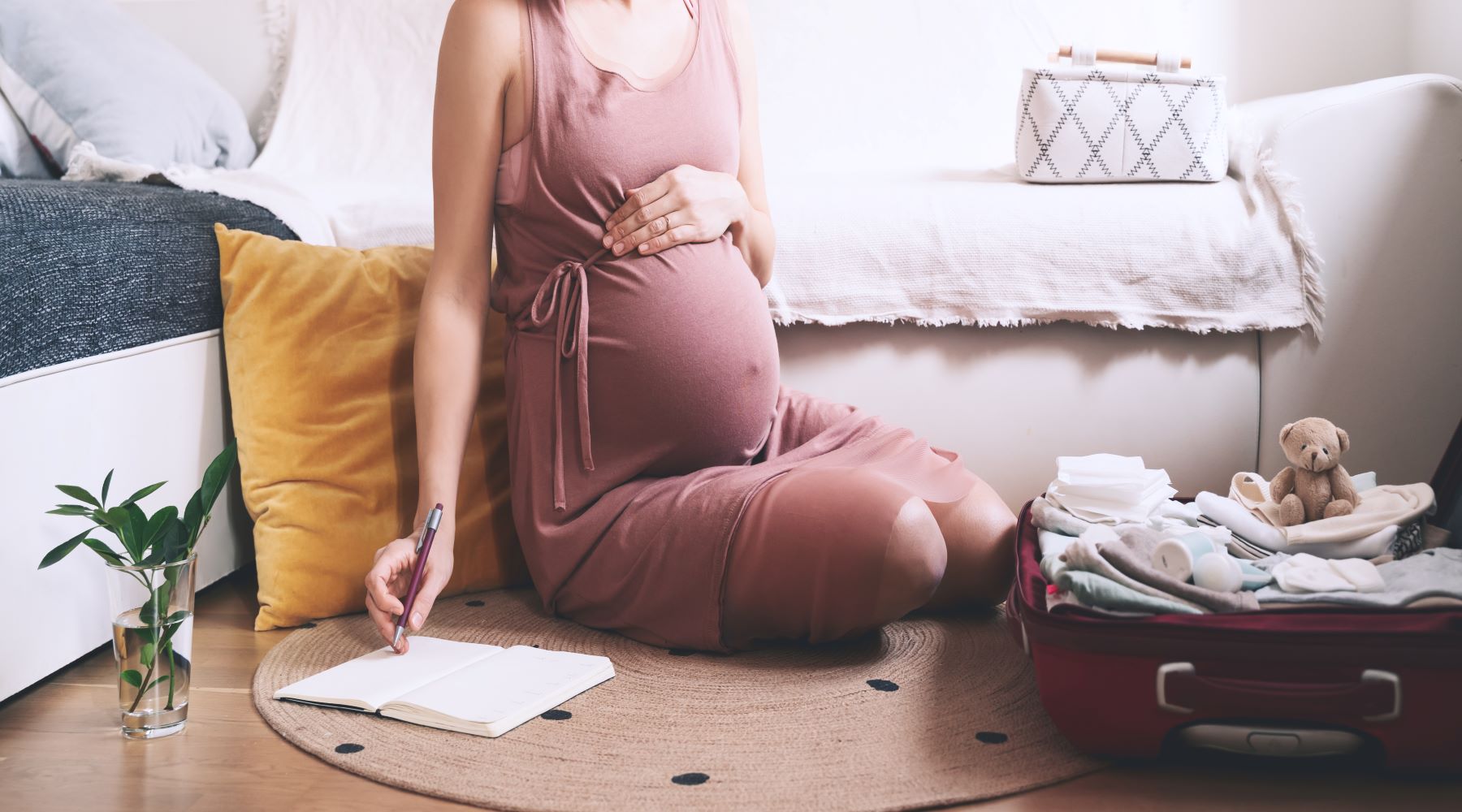 How to Pack a Hospital Bag for Labour - Sleepybelly